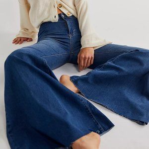 FREE PEOPLE WOMEN'S DARK WASH HIGH-RISE JUST FLOAT ON FLARE JEANS size 26